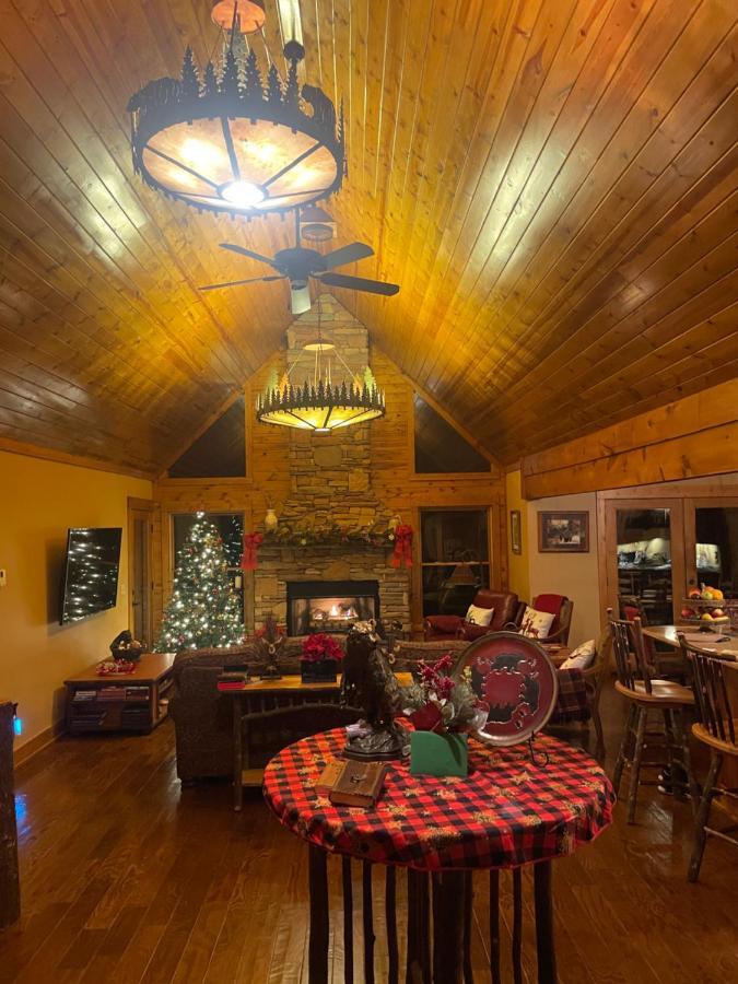 Cozy Creekfront Family Cabin-Pet Friendly -Gamerm-Hot Tub Hiawassee Buitenkant foto
