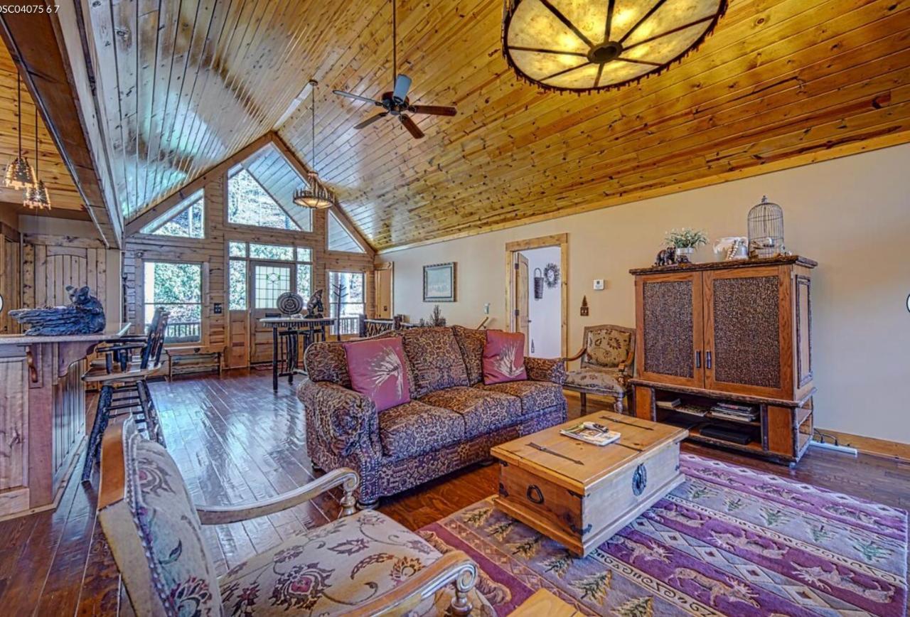 Cozy Creekfront Family Cabin-Pet Friendly -Gamerm-Hot Tub Hiawassee Buitenkant foto
