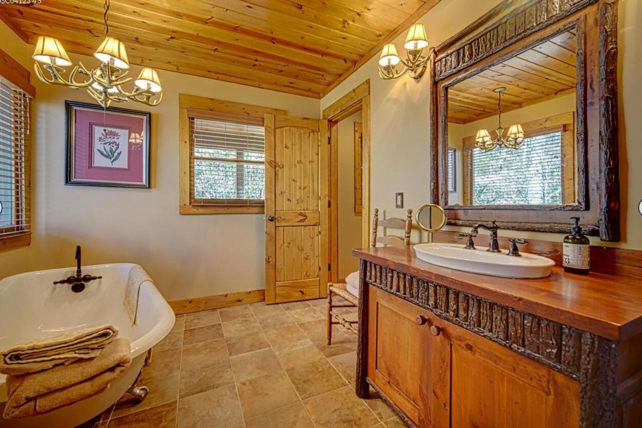 Cozy Creekfront Family Cabin-Pet Friendly -Gamerm-Hot Tub Hiawassee Buitenkant foto